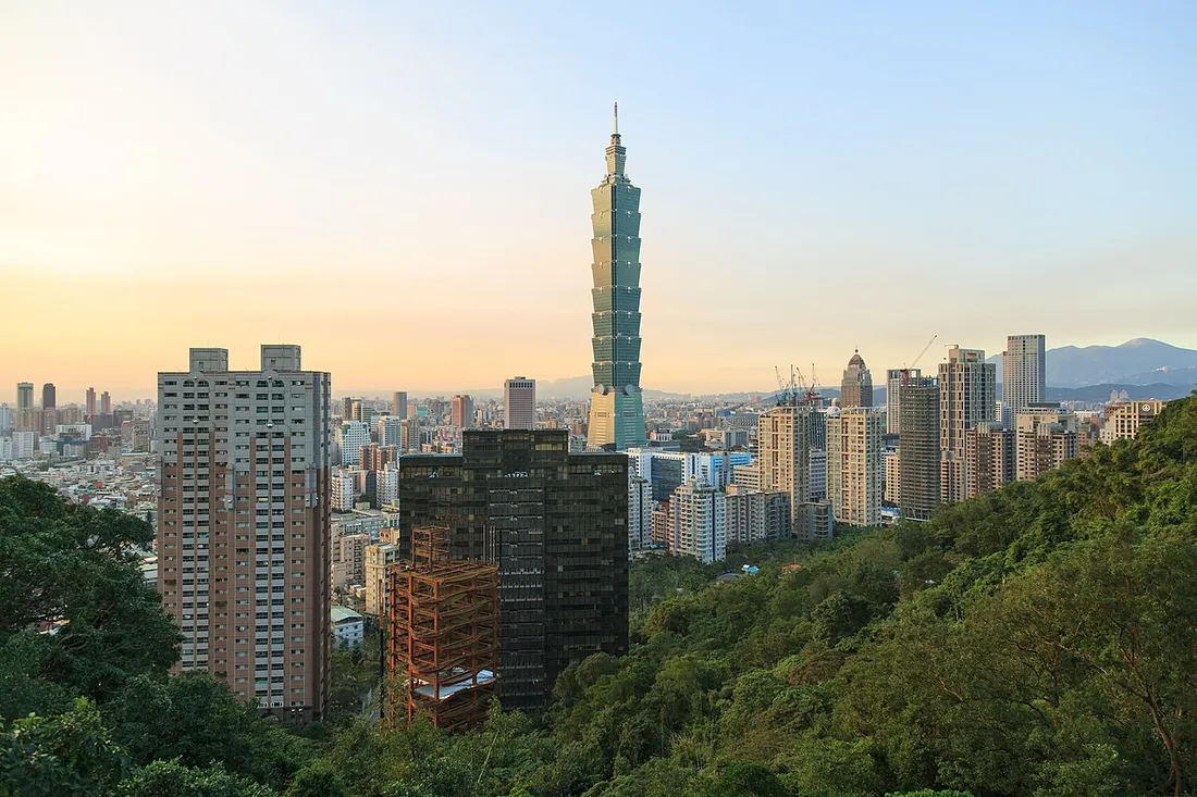 台北自由行必去地標——台北101與信義區天際線